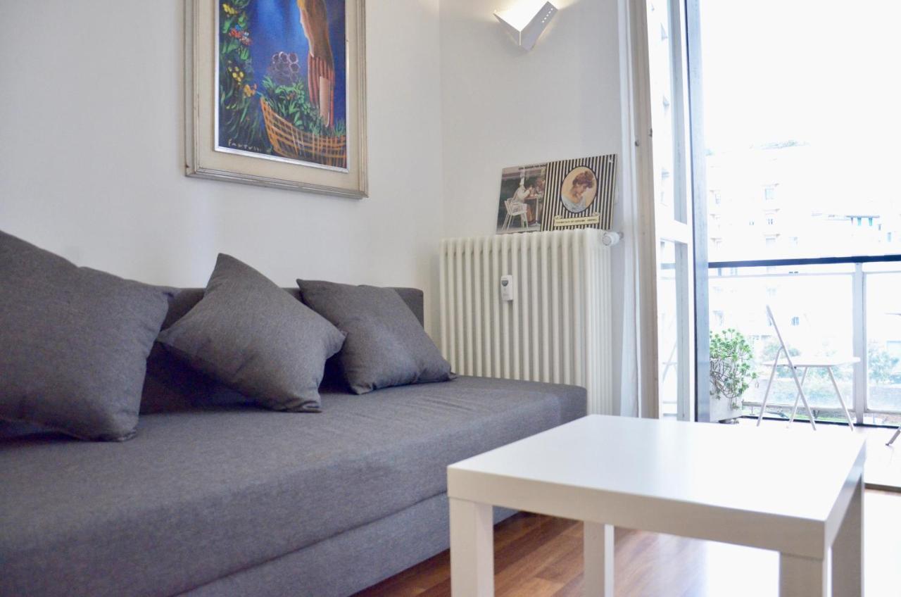 New Renovated Apartment With Balcony Porta Romana Milán Exterior foto